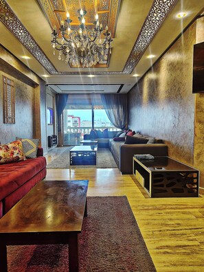 Unclassified image, 4 of 33, button - Melliber A  (Casablanca)