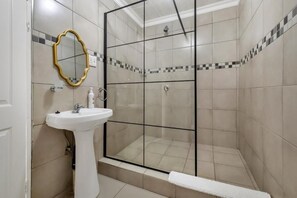Bathroom - Zinziluxe Guesthouse (Johannesburg)
