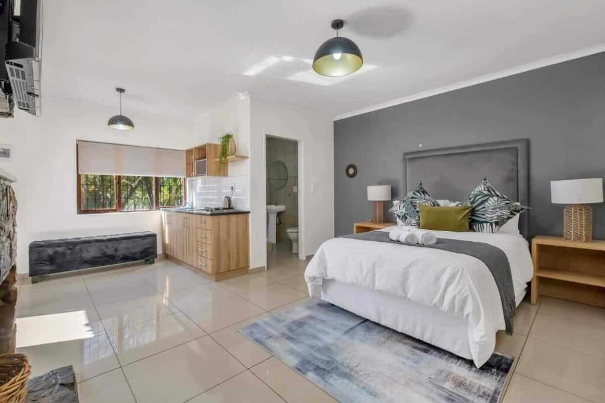 Deluxe Double Room, Garden View