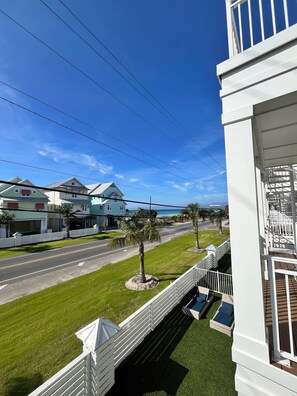 Nicht klassifiziertes Bild, 2 von 13, Schaltfläche