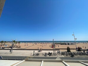 On the beach - Exceptional sea view - Town center - Walk everywhere (Valras-Plage)