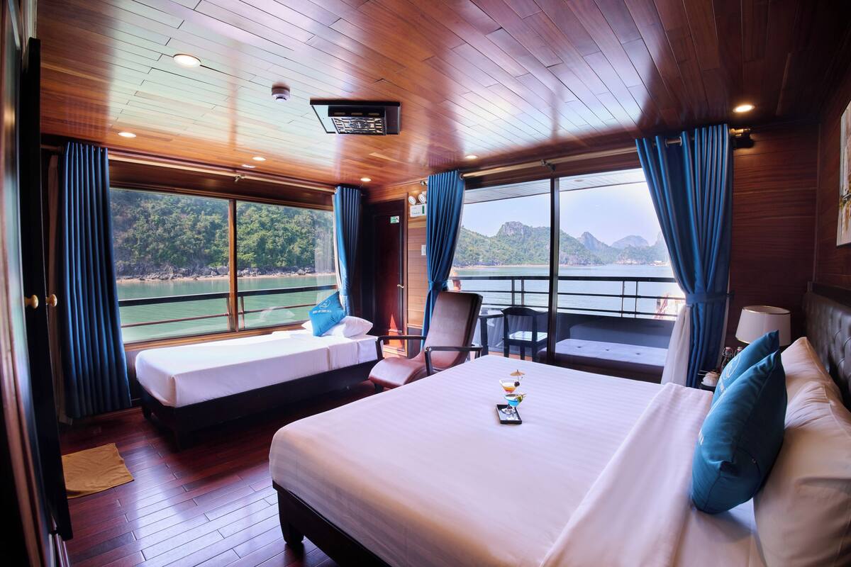 Suíte família, sacada, vista para o mar | Wi-Fi de cortesia