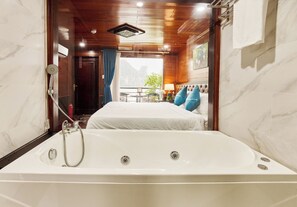 Club-Suite, Balkon, Meerblick | Kostenloses WLAN