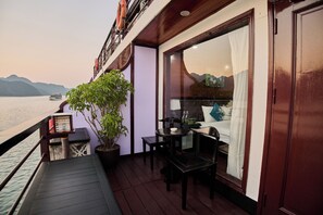 Club Suite, Balcony, Sea View - Mira of the Sea Cruise Lan Ha Bay (Ha Long)