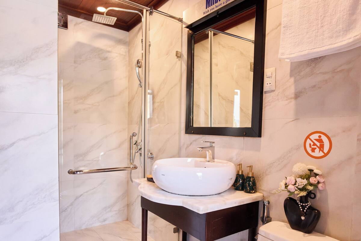 Junior Suite, Bay View | Bilik Mandi | Kelengkapan dandanan diri percuma, pengering rambut, selipar