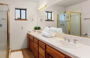 Shower, hair dryer, towels, soap - Spacious & Serene Orchard Home w/patio & Pool (Corning)