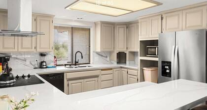 Spacious & Serene Orchard Home w/patio & Pool