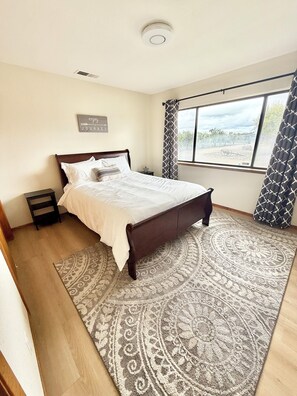 4 bedrooms, iron/ironing board, free WiFi, bed sheets