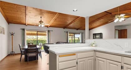 Spacious & Serene Orchard Home w/patio & Pool