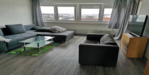 Sindel Living Apartment - 2 Bed room apartment with Daimler View