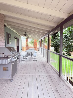 Outdoor dining - Spacious Riverfront Retreat, Fireplaces & Game Room (Tehama)
