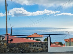 Unclassified image, 2 of 37, button - Sandine House (Estreito da Calheta)