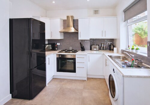 Pitchside Quarters sleeps 7