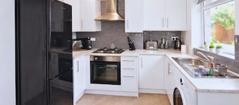 Pitchside Quarters sleeps 7