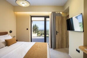 3 bedrooms, in-room safe, desk, iron/ironing board - Secluded Retreat with Private Pool & Breathtaking Views (Rethymno)