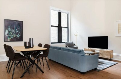 LIVN Millennium Park Downtown Chicago 2BR