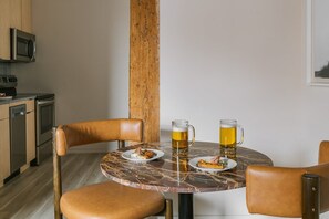 Unclassified image, 4 of 17, button - LIVN West Loop Chicago (Chicago)