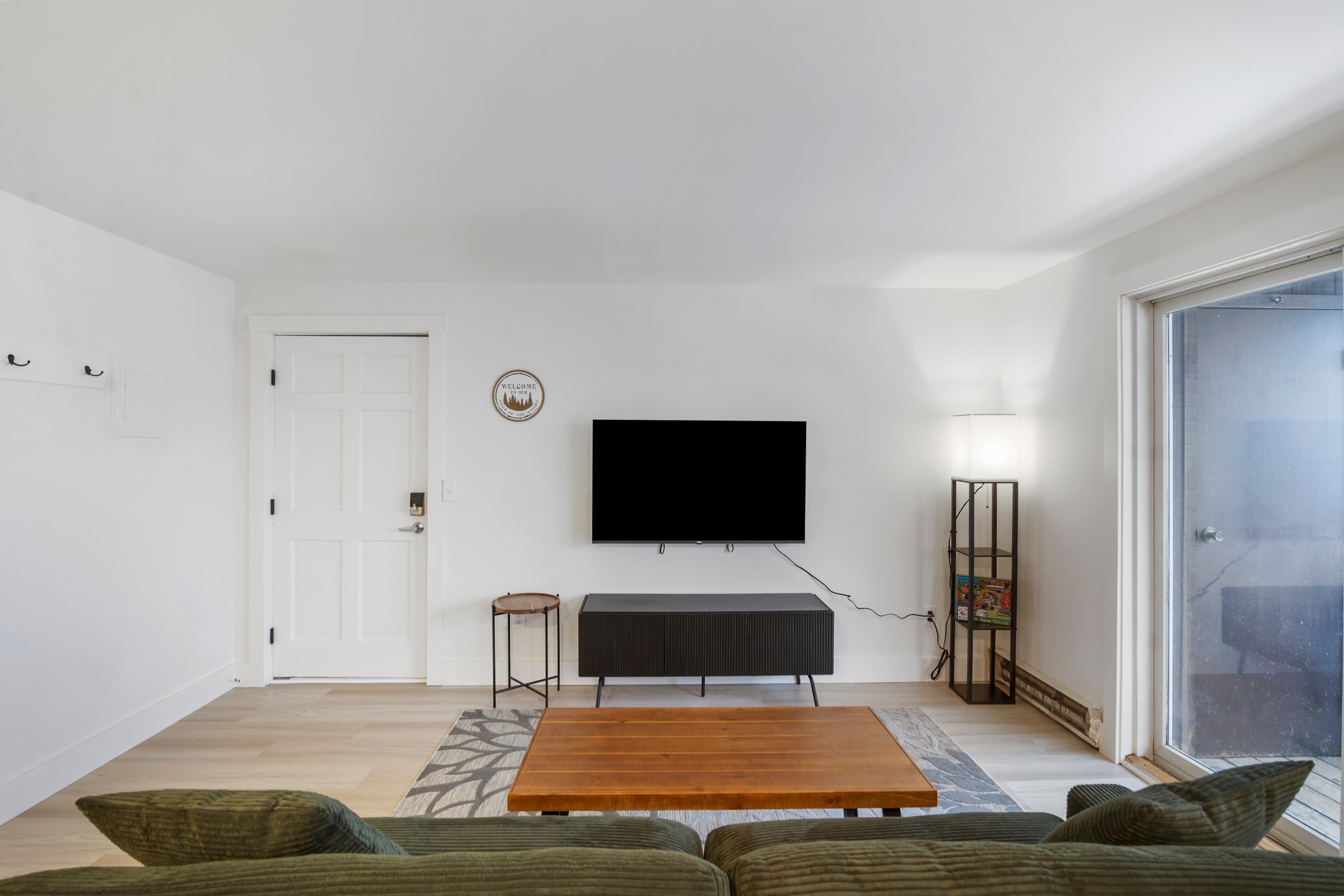 Stowe Getaway: Cozy 2-bedroom Downtown Apartment With Amazing Views - 斯托