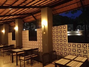 Imej tidak diklasifikasikan, 4 daripada 12, butang