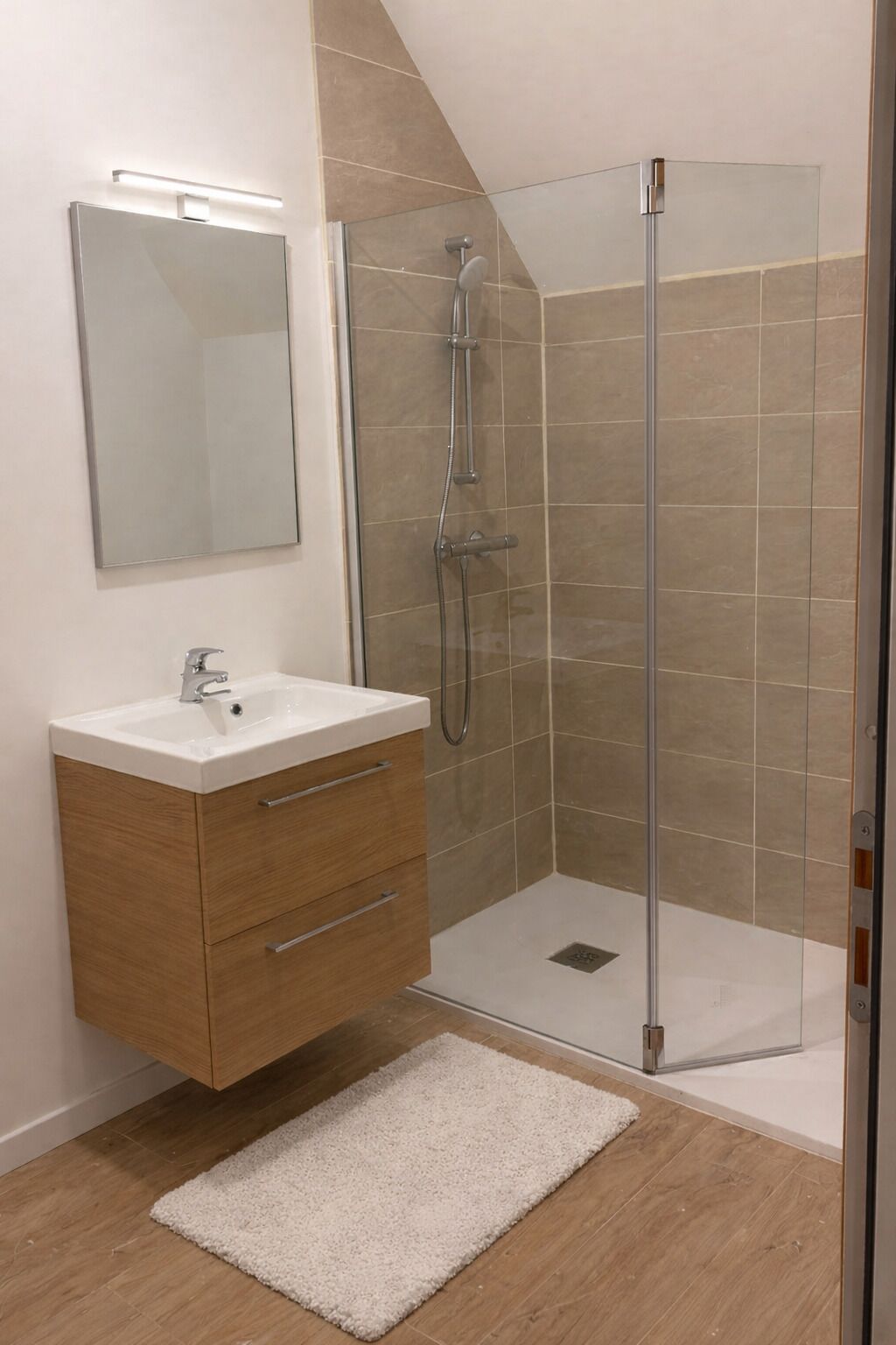 Toallas y papel higiénico