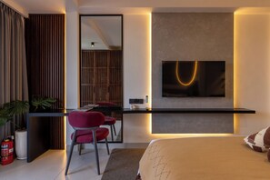 Suite, 1 cama King size, cocina | Caja de seguridad en la habitación y escritorio 