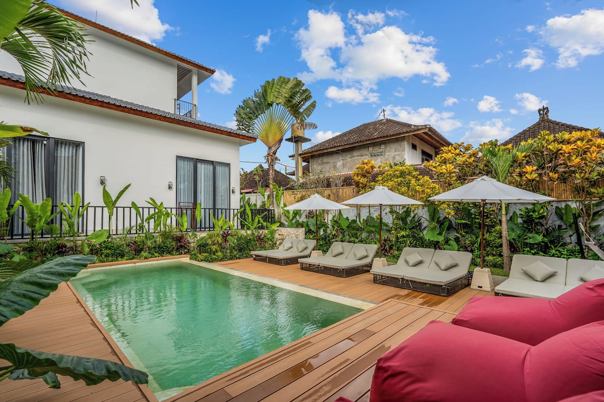 Deluxe Suite, Kitchen, Pool View | View from room