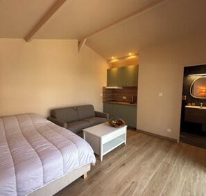 1 bedroom, travel crib, WiFi, bed sheets