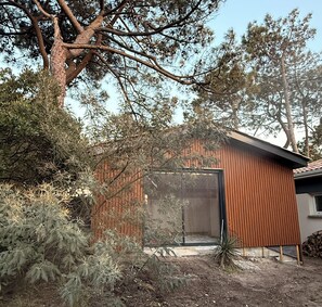 Unclassified image, 3 of 5, button - la cabane de la plage (Lacanau)