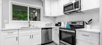 Unit B Freetown Blueplex Downtown Lafayette 2br/2.5ba