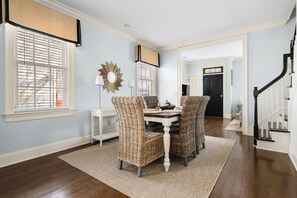 Dining - Picture Perfect Charleston Living on Spring St (Charleston)