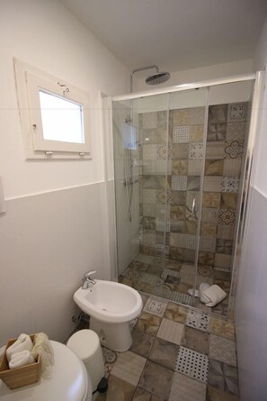 Unclassified image, 3 of 66, button - B and B De Medici (Tropea)