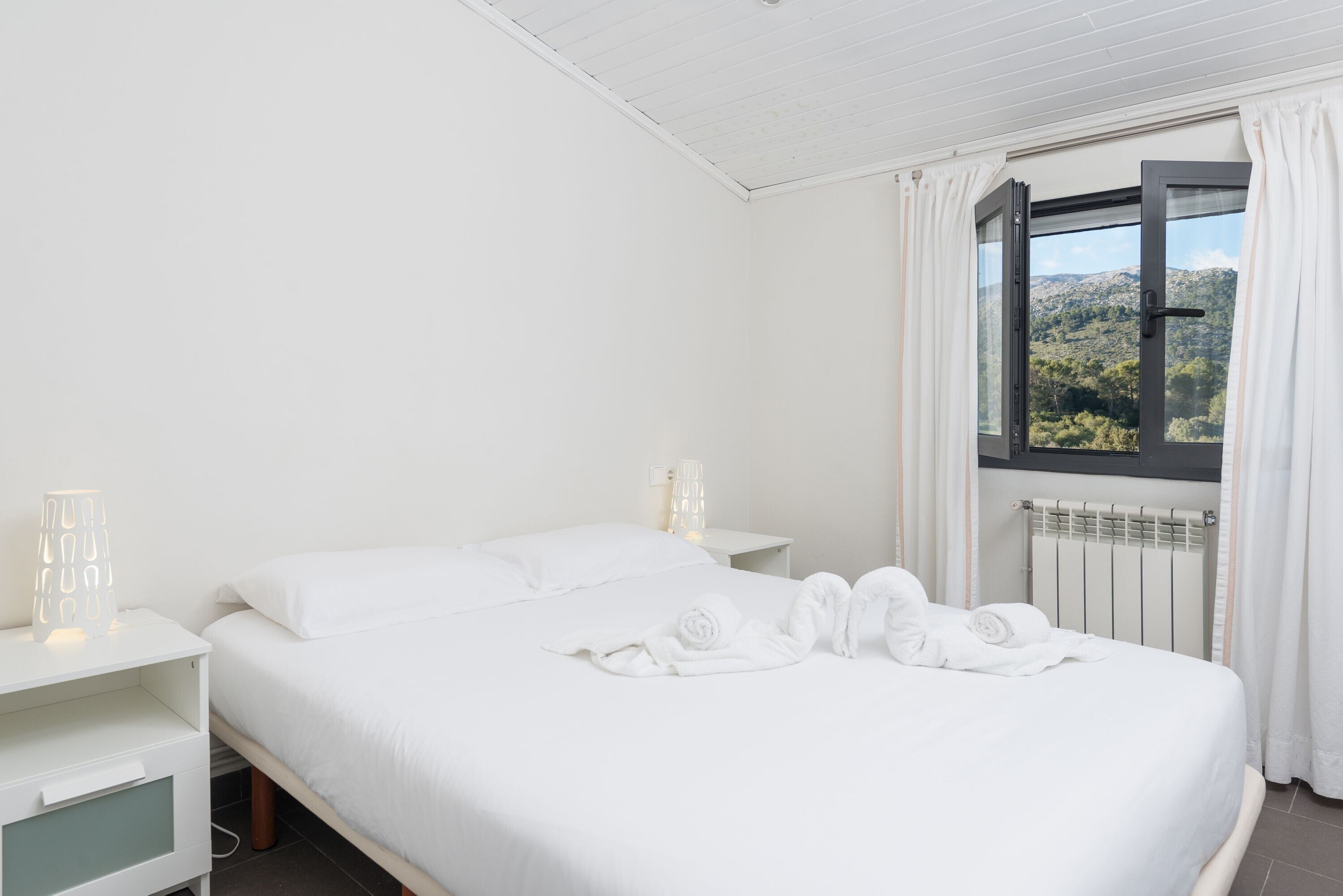 Strykjärn/strykbräda, wi-fi och sängkläder