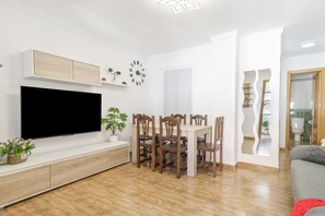 TV, fireplace - Apartment 'Amanecer' with Wi-Fi and Air Conditioning (Ronda)