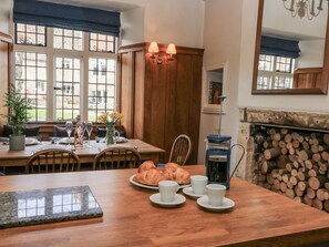 Dining - Ostlers (Burford)