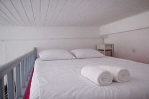 Unclassified image, 4 of 8, button - Studio 100 m from the sea – sleeps 2 (Les Sables-d´Olonne)