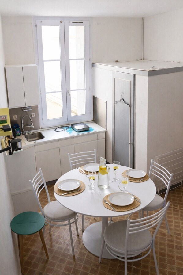 Unclassified image, 1 of 8, button - Studio 100 m from the sea – sleeps 2 (Les Sables-d´Olonne)