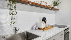 Refrigerador, microondas, horno y lavavajillas 