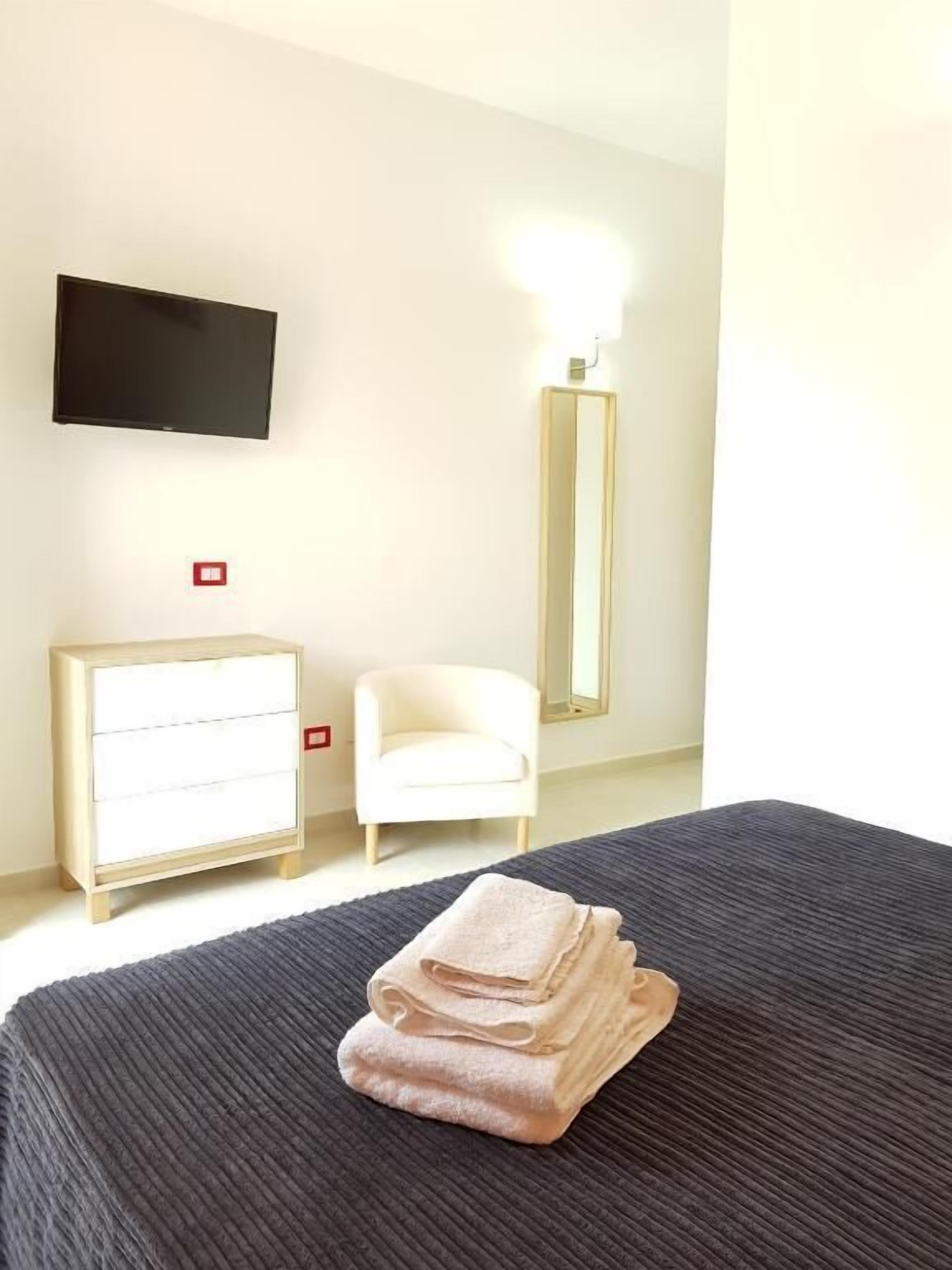 Soundproofing, free WiFi