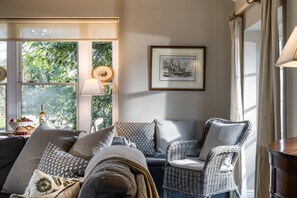 TV, fireplace - The Cottage - sleeps 2 guests  in 1 bedroom (Steeple Bumpstead)