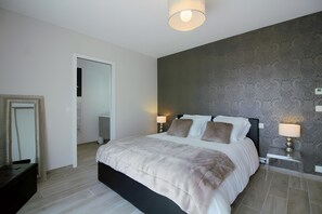 4 slaapkamers, een strijkplank/strijkijzer, wifi, beddengoed