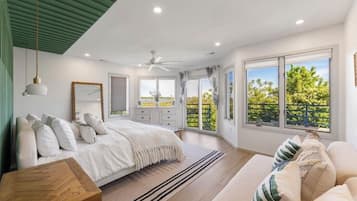 3 slaapkamers, een strijkplank/strijkijzer, wifi, beddengoed