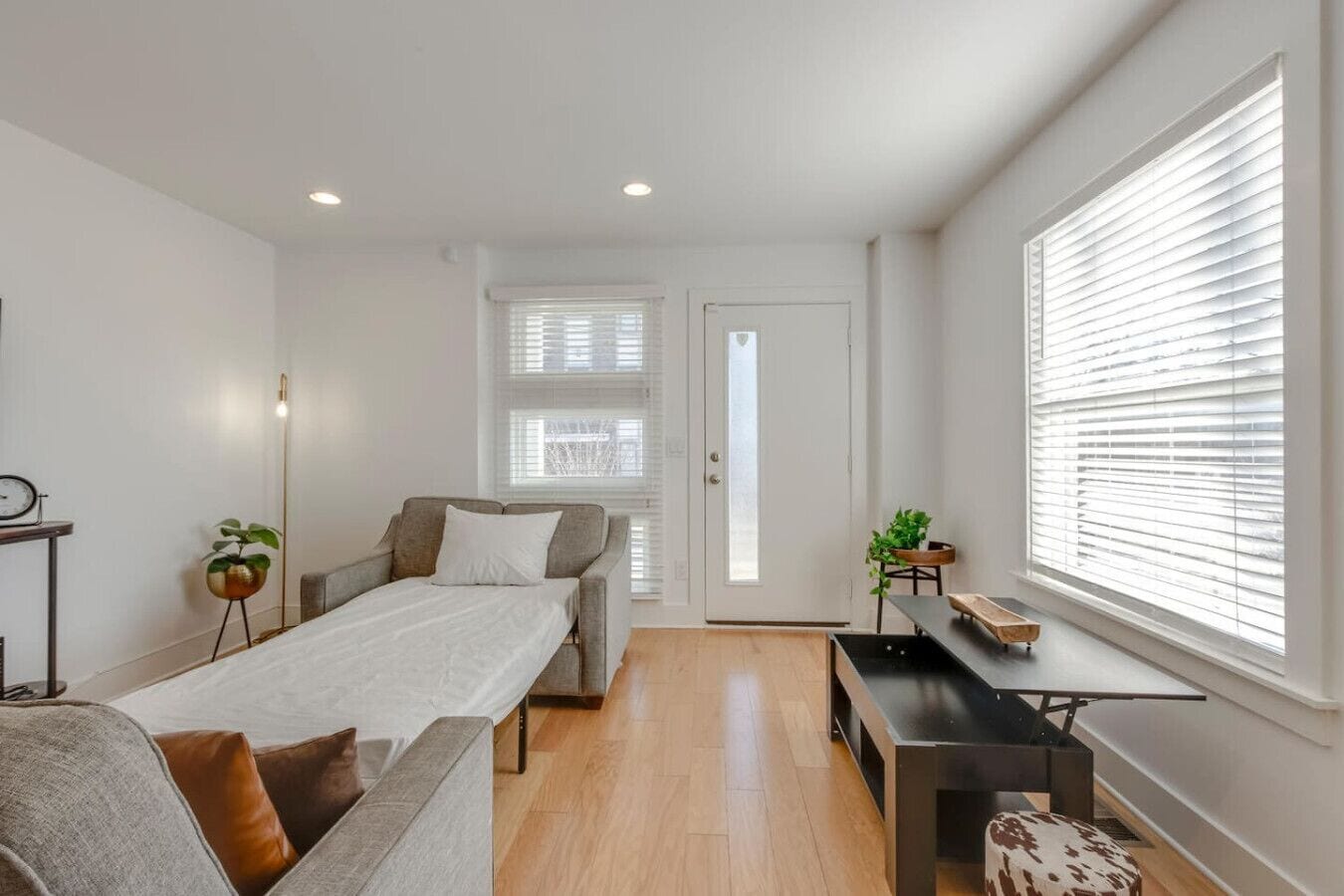 2 habitaciones, tabla de planchar con plancha, cuna de viaje y wifi 