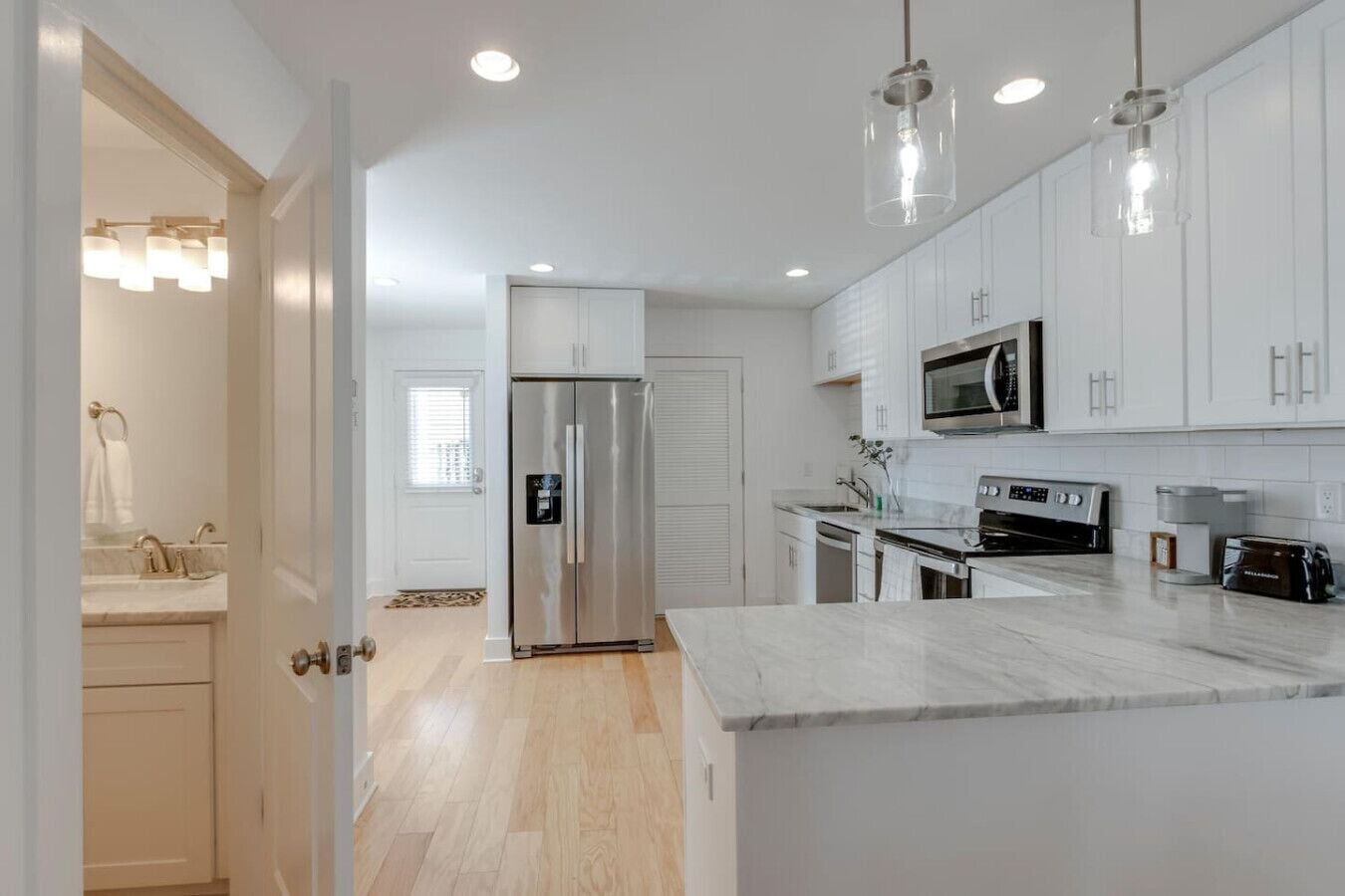 Fridge, oven, stovetop, dishwasher