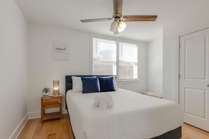 2 bedrooms, iron/ironing board, travel cot, WiFi - Todd Townhouse – 2 Bedroom– Near City Hotspots (Nashville)