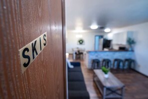 Interior - 2 King Bed Charming Mountain Retreat Close to Mtn (Steamboat Springs)