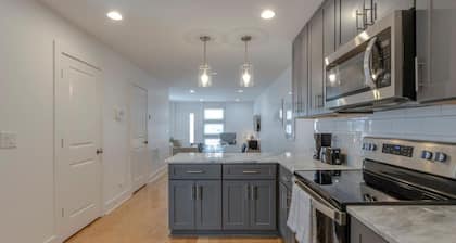 Todd Townhouse - 2BR 2.5BA – Minutes to Broadway