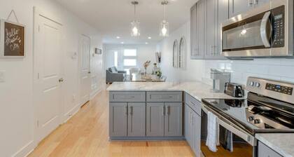 Todd Townhouse – Comfy 2BR – Minutes from Broadway