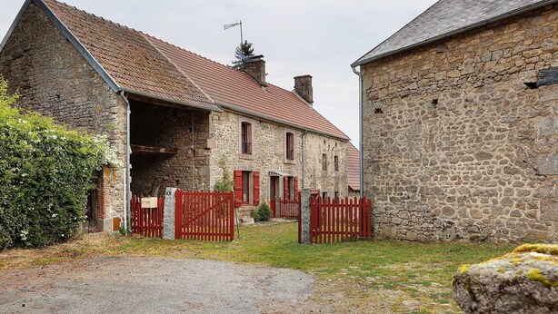 Exterior - Holiday Home 'Gite Village De La Pierre De Masgot' with Private Terrace, Private Garden and Wi-Fi (Fransèches)
