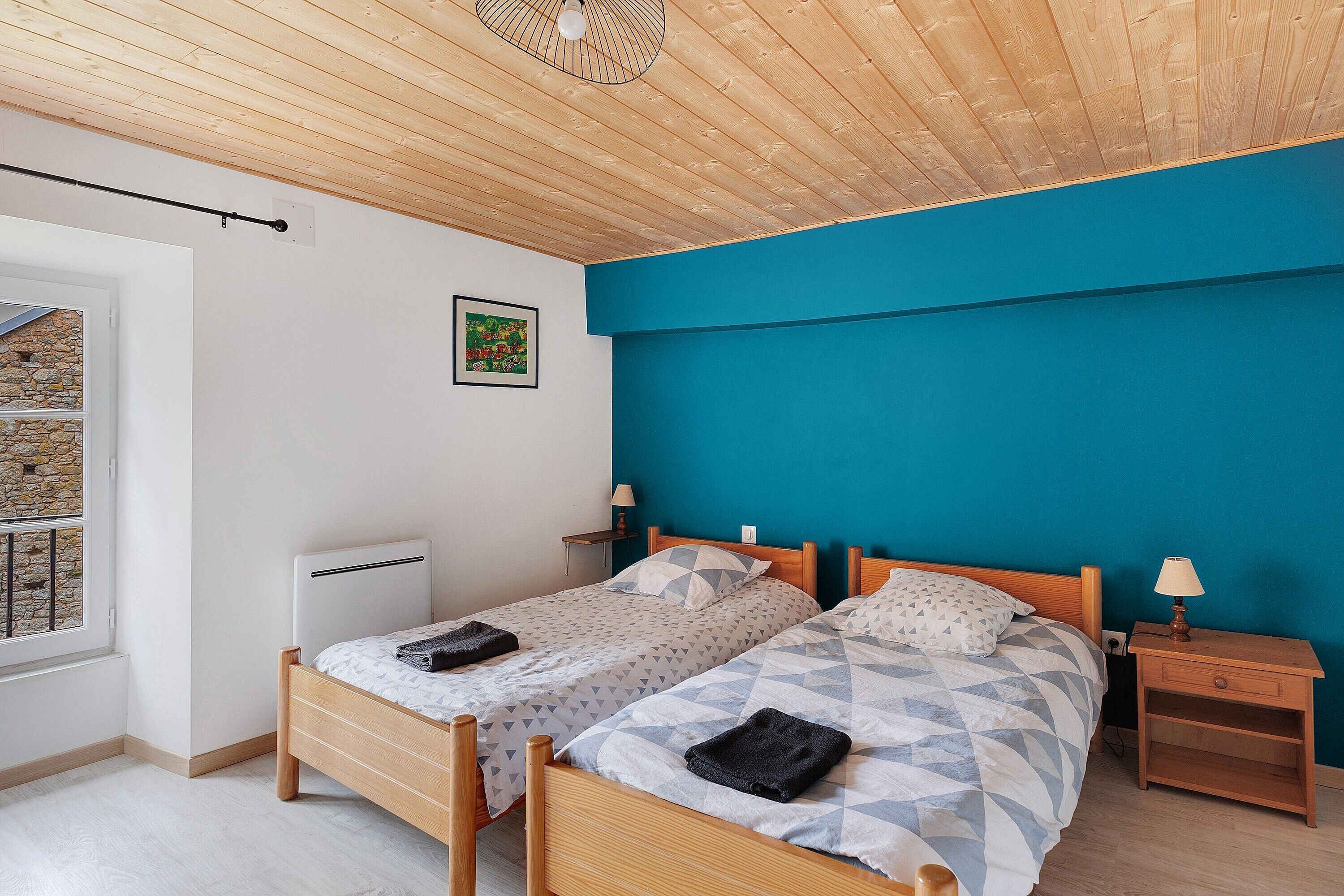 2 bedrooms, WiFi, bed sheets