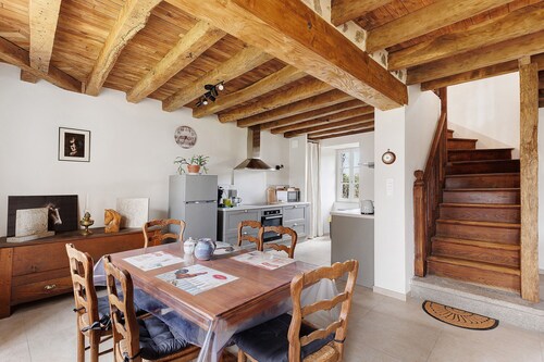Gîte Village de la Pierre de Masgot avec terrasse privée, jardin privé et Wi-Fi